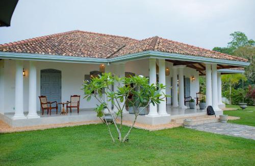 Thiranagama House | Oak Tree Villa