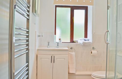 Tirabad House | Oak View Cottage
