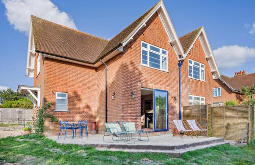 Holbrook House | Oak View - Holbrook