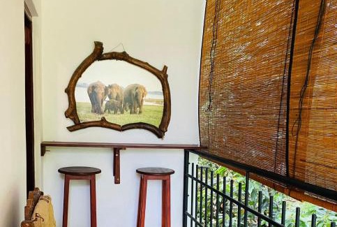 Primrose Hotel | Oak Wood Residency Kandy