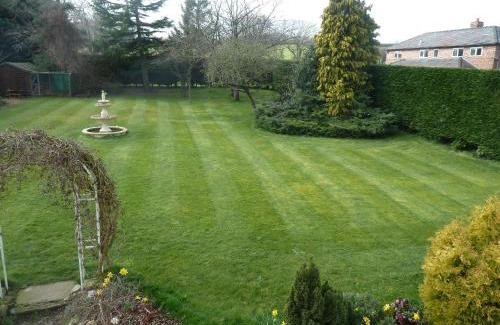 Oakenholt Bed & Breakfast | Oakenholt Farm Bed and Breakfast