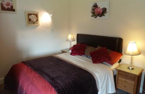 Oakenholt Bed & Breakfast | Oakenholt Farm Bed and Breakfast