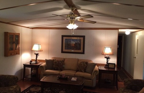 Byrdstown House | Oakes/Dale Hollow Lake/close to Eagle Cove and Star Point