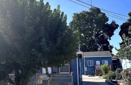 Longfellow Cottage | Oakland Cottage Near Foodie Central