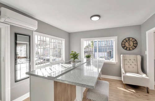 Oakland House | Oakland's best