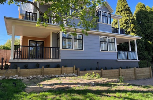 Mittagong Apartment | Oaklands Holiday Apartment One | Pet Friendly