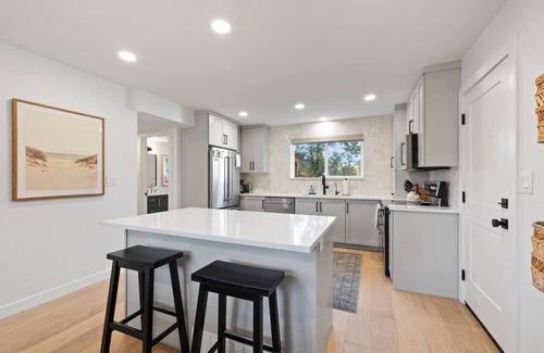Sandy House | Oakley’s House | 20 Min to Snowbird Ski Resort