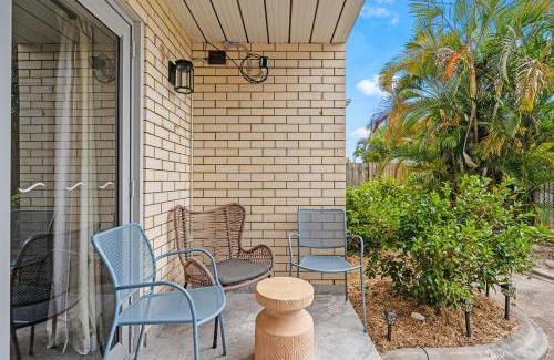 Torquay Apartment | Oaklight on Truro - Steps to Torquay Beach and Dining