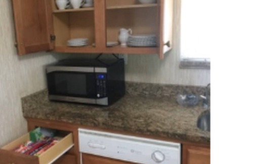 Forest Hills House | Oakmont CC 24min,9.5mi 2 bedroom, off-st parking