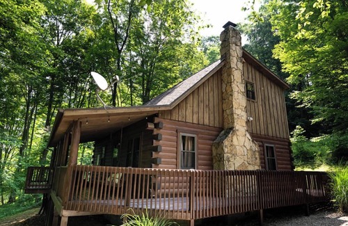 South Bloomingville Cabin | Oakridge - Hosted by The Chalets