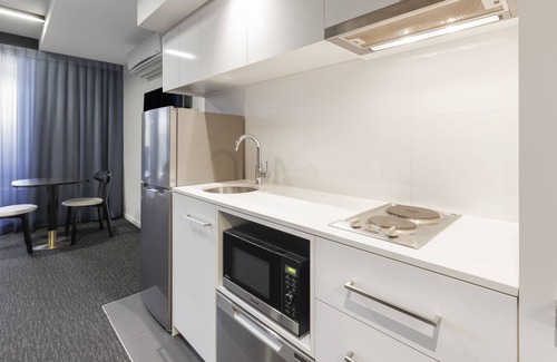 Melbourne Hotel | Oaks Melbourne St Kilda Road Hotel