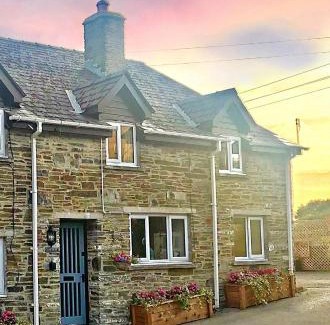 Cardigan House | Oaktree Cottage Cardigan