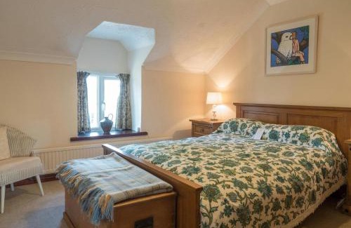 Cardigan House | Oaktree Cottage Cardigan