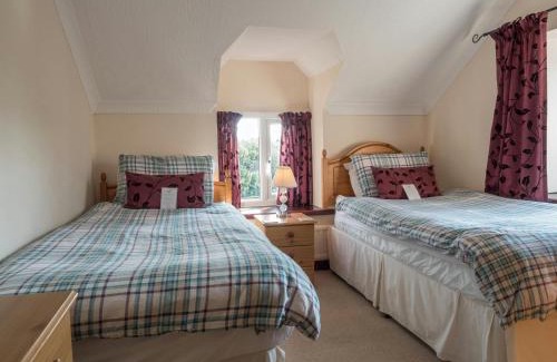 Cardigan House | Oaktree Cottage Cardigan