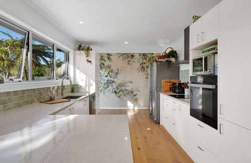 Oakura House | Oakura Oasis Beachside Retreat with Spa