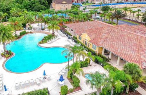 West Kissimmee House | Oakwater Resort Home w/Arcade & Pool Table - 15 Min to Disney