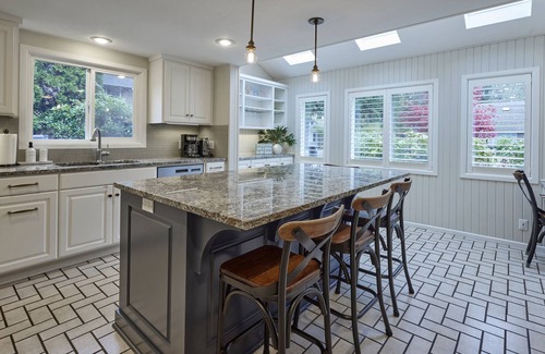 Cal Young House | Oakway Blissful Abode, Walk to Autzen Stadium
