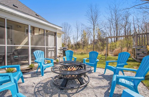 Miami Park House | OAR-Chard House | Family Retreat Near Lake Michigan with Fire Pit & Playset