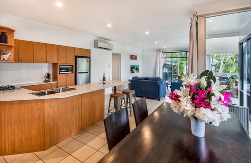 Hamilton Island Apartment | Oasis 2 , Beautiful Apartment on Hamilton Island