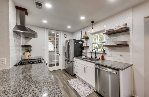 Lewisville House | Oasis and convenience in Lewisville near the Airport and pet friendly