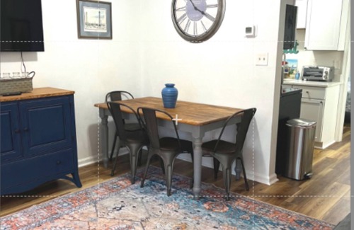 Northeast Virginia Beach Condo | Oasis By the Sea 1-bedroom VB condo - easy walk to the oceanfront