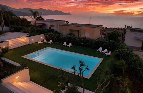 Alcamo Marina Apartment | Oasis Elegant Luxury Pool - Panoramic View! By Sicily Home Solutions