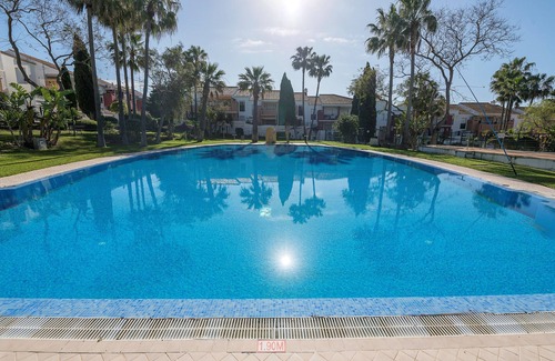 Chiclana de la Frontera House | OASIS PLAYERO - Nice flat with shared pool and Free Wifi