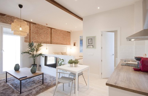 Golden Triangle of Art Apartment | Oasis II: luxury by Prado&Cortes