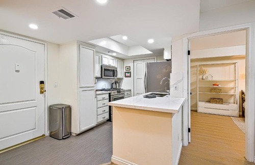 Los Angeles Apartment | Oasis in the City