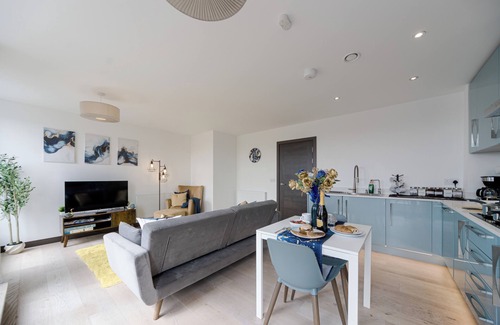 Dartford Apartment | Oasis London|Bluewater|Station