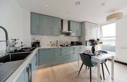 Dartford Apartment | Oasis London|Bluewater|Station