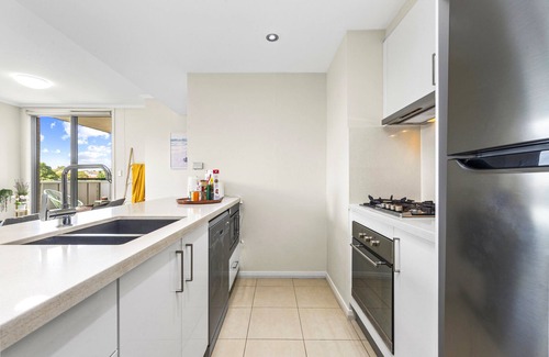 Roseville Apartment | Oasis near Chatswood 2 Bedrooms Condo in Roseville