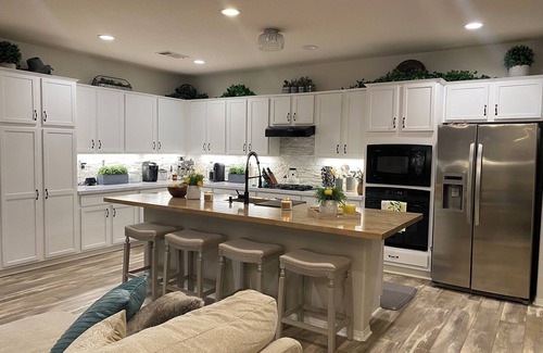 Paradiso House | Oasis of Coachella Valley 4-bedroom + 2 bath w/fitness room, greenhouse & more