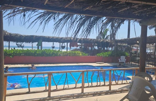 Boulevard Barra Vieja Hotel | Oasis room, double bed, access to Acapulco Diamante beach, breakfast included.