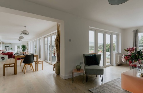 Croyde Bay Cottage | Oasis, Sleeps 12, Pool, Hot Tub
