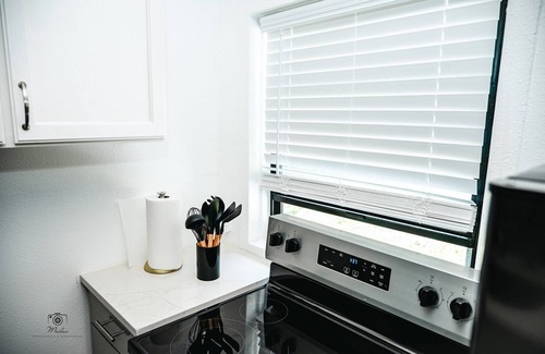Southside House | OASIS SUITEnOasis/King bed/Mayo/UNF/beaches