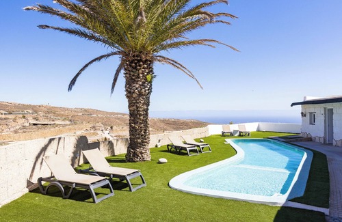 Granadilla de Abona Apartment | Oasis Tenerife Rentals - Studio (1) with mountain view, pool and outdoor kitchen