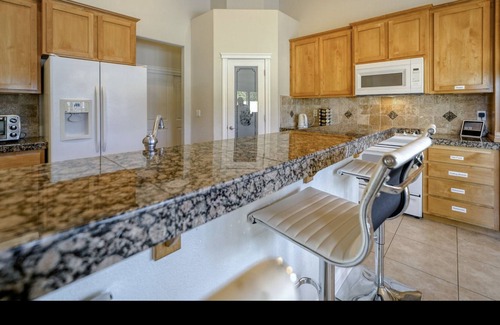 Redding House | *Oasis with breathtaking pool*4 bedrooms /Sleeps 10