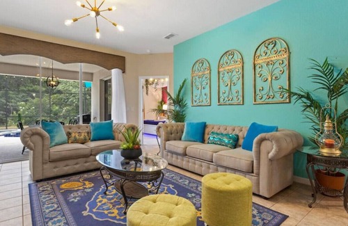 Trafalgar Village House | OASIS WITH DISNEY'S ALADDIN VR/ARCADE/XBOX