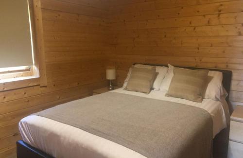 Broadwindsor Resort | Oathill Farm Lodges