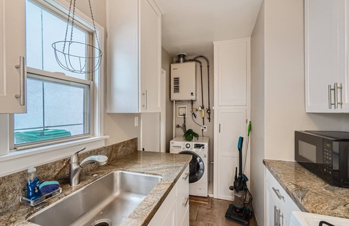 Ocean Beach Cottage | OB Cottage w outdoor patio/3 min to the beach