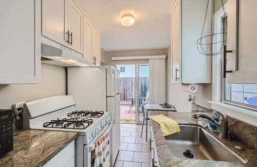 Ocean Beach Cottage | OB Cottage w outdoor patio/3 min to the beach