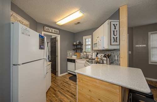 Chalet Village Cottage | Ober Gatlinburg*Seasonal Resort Pool*Hot Tub*WiFi*Views