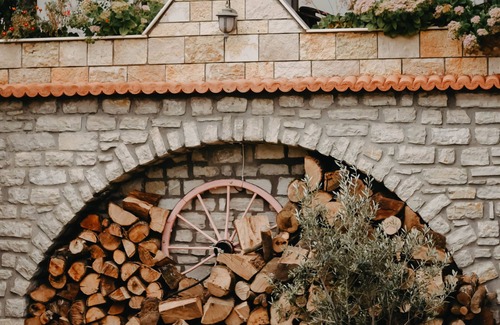 Kotroni Apartment | Obrava Suite Mountain View with fireplace