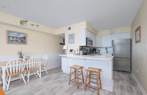Duck Condo | OBX Condo w/Oceanview - 2 Minute Walk to the Beach!