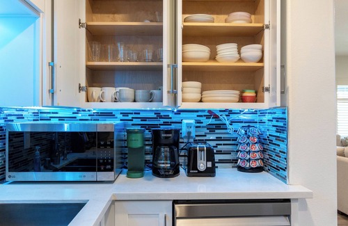 Southwest Anaheim House | Oc Gem : Cozy Haven Minutes to Disneyland and Socal Gems