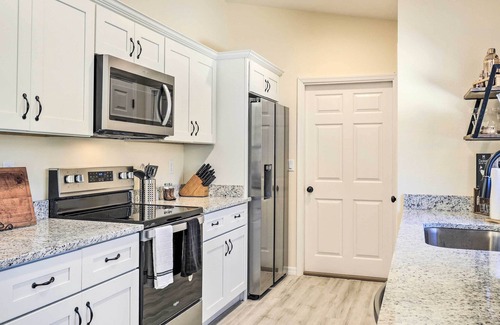 Ocala House | Ocala Oasis Rustic Retreat w/ Hot Tub!
