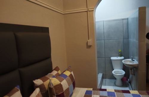 Port Elizabeth Central House | OCCIDENTAL GUESTHOUSE