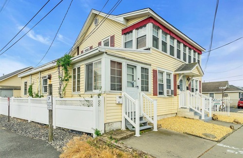 Point Pleasant Beach House | OCE222N1 - Renovated 1BR Beachside Rental w parking! 2 badges to beach!