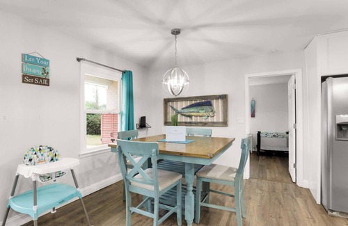 Fort Walton Beach House | Ocean 5-Bed Oasis: Pickleball, Arcade and Grill